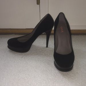 NEW Levity (DSW) Black Suede Pumps Size 8.5